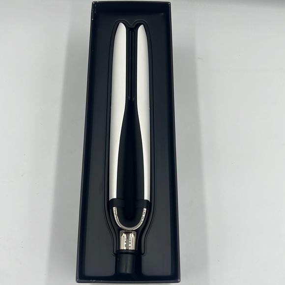 GHD PLATINUM+ STYLER - 1" FLAT IRON Open.Box, Gently used looks brand New - Picture 3 of 4